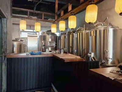 酿造啤酒的机器有哪些 生产500升的精酿啤酒设备