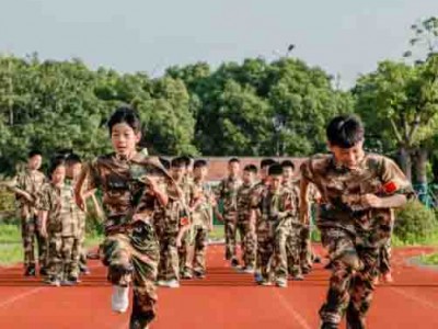 苏州青少年户外拓展活动营地教育暑期军事夏令营体验课报名中