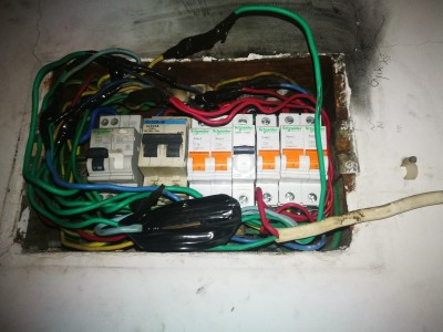 浦东新区电工上门维修 电路跳闸断电 线路改造布线 插座安装